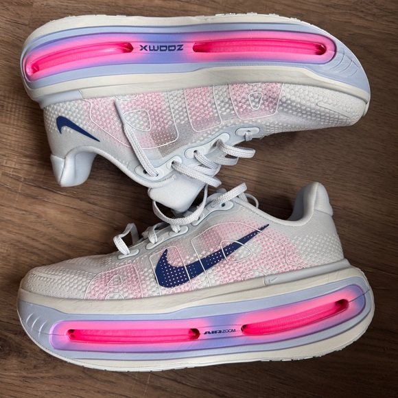 Nike Women's Vomero Premium - Like New - Size 9 - Picture 8 of 13